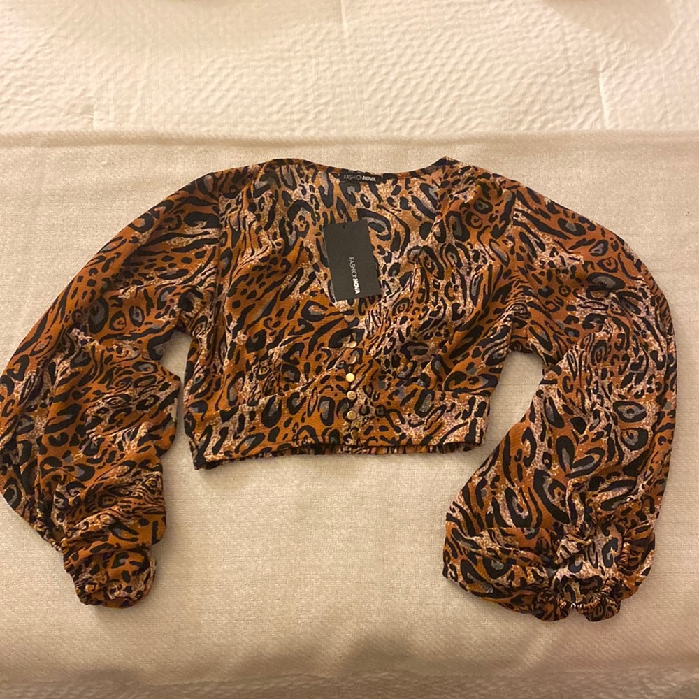 FashionNova Leopard Print Blouse. Size: Small.